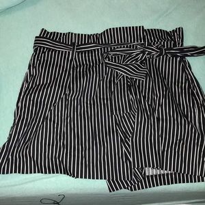 Forever 21 fancy shorts size 0x